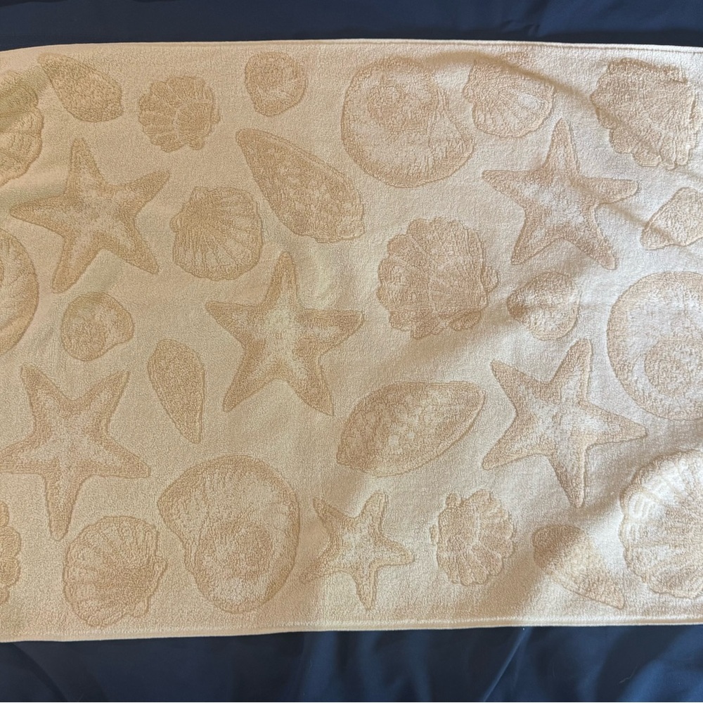 FIELDCREST - Royal Velvet - Beach & Shell & Starfish Pattern - Large Bath Towel